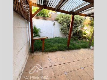 Casa en Venta en Cercano a Valle Lo Campino