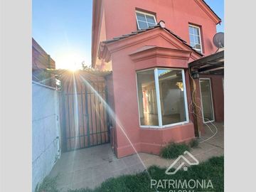 Casa en Venta en Cercano a Valle Lo Campino