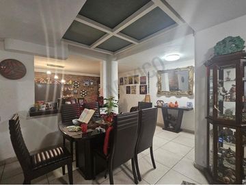 CASA EN VENTA EN LINDAVISTA  sobre Av MONTEVIDEO