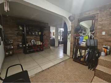 CASA EN VENTA EN LINDAVISTA  sobre Av MONTEVIDEO
