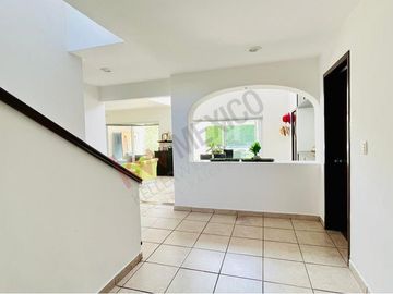 CASA AMPLIA Y LUMINOSA CON BOVEDA CATALANA EN VENTA EN LOMAS DE COCOYOC