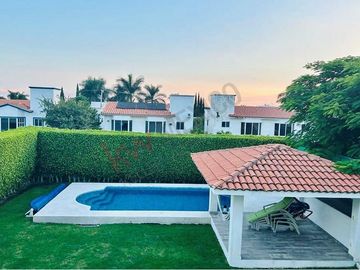 CASA AMPLIA Y LUMINOSA CON BOVEDA CATALANA EN VENTA EN LOMAS DE COCOYOC