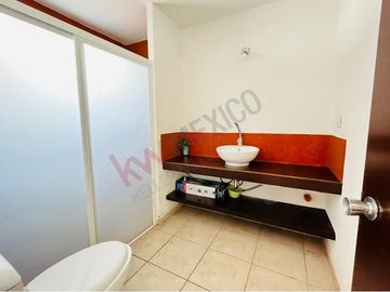 CASA AMPLIA Y LUMINOSA CON BOVEDA CATALANA EN VENTA EN LOMAS DE COCOYOC