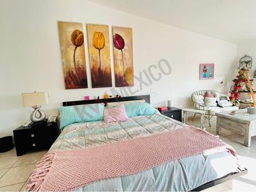 CASA AMPLIA Y LUMINOSA CON BOVEDA CATALANA EN VENTA EN LOMAS DE COCOYOC