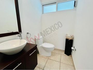 CASA AMPLIA Y LUMINOSA CON BOVEDA CATALANA EN VENTA EN LOMAS DE COCOYOC