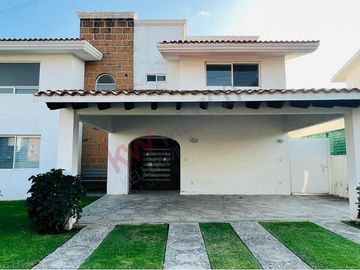 CASA AMPLIA Y LUMINOSA CON BOVEDA CATALANA EN VENTA EN LOMAS DE COCOYOC