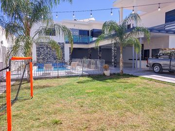 CASA CON ALBERCA/QUINTA EN VENTA; GÓMEZ PALACIO