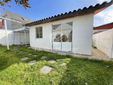 Casa en Venta en Rodolfo Wagenknecht con Victor Salas