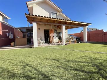 Casa en Venta en Arturo Gordon