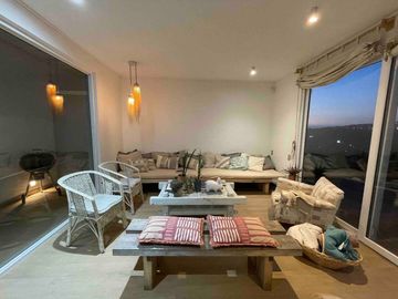 Espectacular casa en condominio con vista al mar