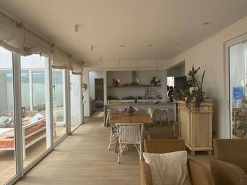 Espectacular casa en condominio con vista al mar