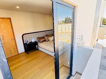 Casa en Condominio a un costado del Club de Golf Los Encinos