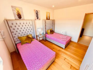 Casa en Condominio a un costado del Club de Golf Los Encinos