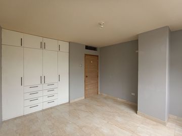 Departamento en  venta en centro de Guayaquil, calles Mendiburo y Rocafuerte GabR