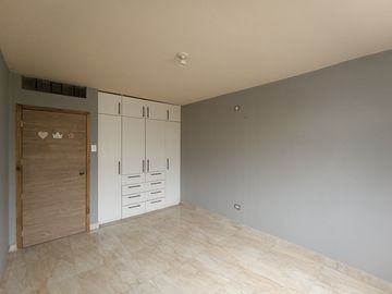Departamento en  venta en centro de Guayaquil, calles Mendiburo y Rocafuerte GabR