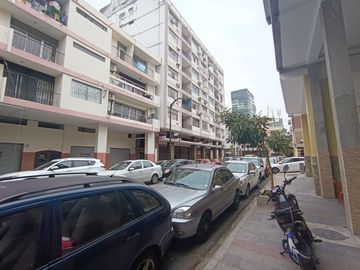 Departamento en  venta en centro de Guayaquil, calles Mendiburo y Rocafuerte GabR