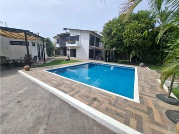 JOYA CAUTIVADORA EN LA GLORIA