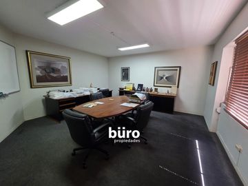 EDIFICIO COMPLETO EN VENTA EN SAN ISIDRO INICIALMENTE RESIDENCIAL HOY OFICINAS