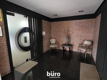 EDIFICIO COMPLETO EN VENTA EN SAN ISIDRO INICIALMENTE RESIDENCIAL HOY OFICINAS