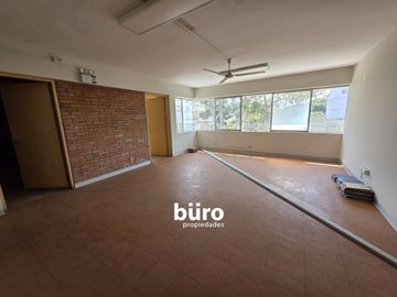 EDIFICIO COMPLETO EN VENTA EN SAN ISIDRO INICIALMENTE RESIDENCIAL HOY OFICINAS