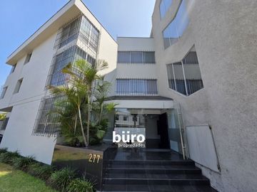 EDIFICIO COMPLETO EN VENTA EN SAN ISIDRO INICIALMENTE RESIDENCIAL HOY OFICINAS