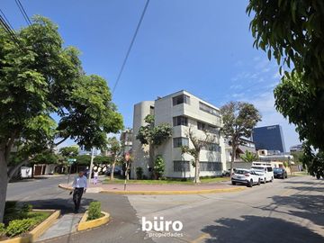 EDIFICIO COMPLETO EN VENTA EN SAN ISIDRO INICIALMENTE RESIDENCIAL HOY OFICINAS