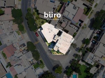 EDIFICIO COMPLETO EN VENTA EN SAN ISIDRO INICIALMENTE RESIDENCIAL HOY OFICINAS