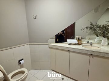 EDIFICIO COMPLETO EN VENTA EN SAN ISIDRO INICIALMENTE RESIDENCIAL HOY OFICINAS