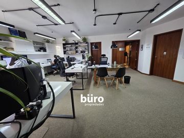 EDIFICIO COMPLETO EN VENTA EN SAN ISIDRO INICIALMENTE RESIDENCIAL HOY OFICINAS