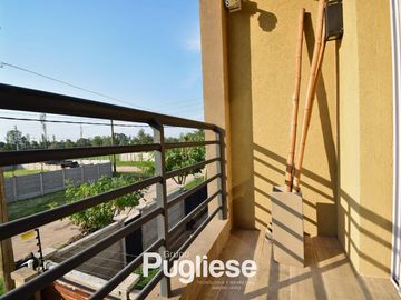 Moderna casa en venta con pileta y quincho