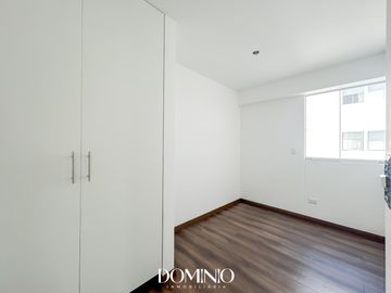 Venta departamento en estreno limite Surco con Miraflores