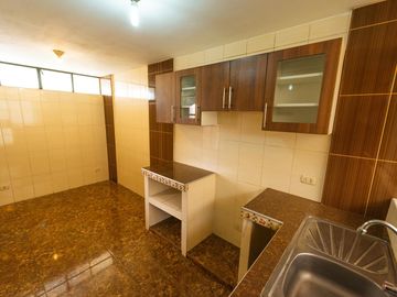 Vendo Depa en Condominio El Olivar, Av. Beta, Los Olivos