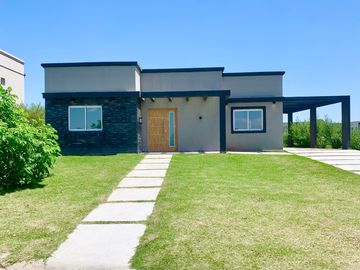 CASA EN VENTA, 4 AMBIENTES, SAN SEBASTIAN, AREA 13