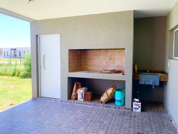 CASA EN VENTA, 4 AMBIENTES, SAN SEBASTIAN, AREA 13