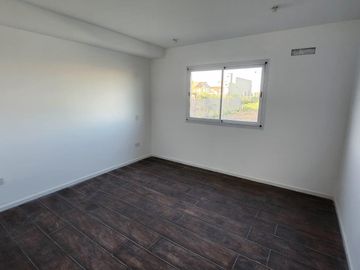 CASA EN VENTA, 4 AMBIENTES, SAN SEBASTIAN, AREA 13