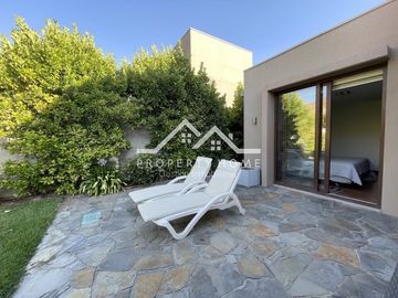 CASA CHAMISERO 3 D + SERVICIO + PISCINA + QUINCHO