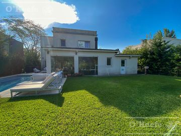 Casa en venta en Fincas de Hudson de 5 ambientes Hudson  Berazategui
