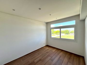 Casa en venta 3 dormitorios en lote interno en Vistas de Puertos Escobar