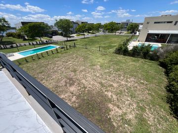 Casa en venta 3 dormitorios en lote interno en Vistas de Puertos Escobar