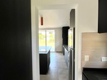 Casa en venta 3 dormitorios en lote interno en Vistas de Puertos Escobar