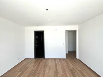 Casa en venta 3 dormitorios en lote interno en Vistas de Puertos Escobar