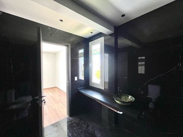 Casa en venta 3 dormitorios en lote interno en Vistas de Puertos Escobar