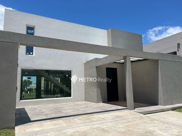 Casa en venta 3 dormitorios en lote interno en Vistas de Puertos Escobar