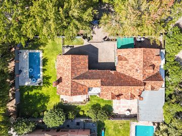 Casa en venta 4 dormitorios Las Lomas de San Isidro con Quincho, Pileta y Cocheras