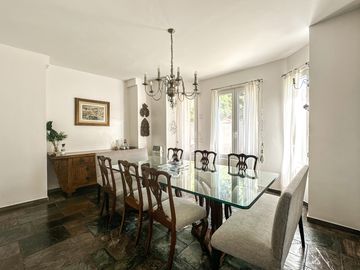 Casa en venta 4 dormitorios Las Lomas de San Isidro con Quincho, Pileta y Cocheras
