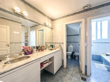 Casa en venta 4 dormitorios Las Lomas de San Isidro con Quincho, Pileta y Cocheras