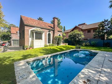 Casa en venta 4 dormitorios Las Lomas de San Isidro con Quincho, Pileta y Cocheras