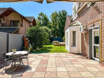 Casa en venta 4 dormitorios Las Lomas de San Isidro con Quincho, Pileta y Cocheras