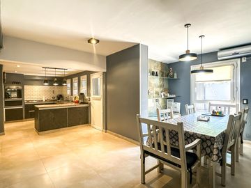 Casa en venta 4 dormitorios Las Lomas de San Isidro con Quincho, Pileta y Cocheras