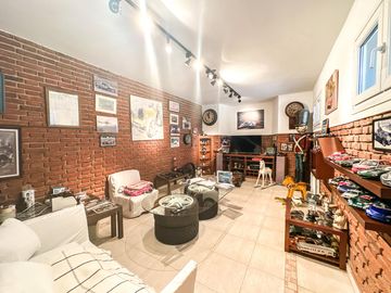 Casa en venta 4 dormitorios Las Lomas de San Isidro con Quincho, Pileta y Cocheras